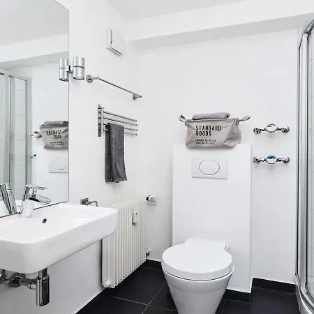 Criston - Central Living P Apartment
